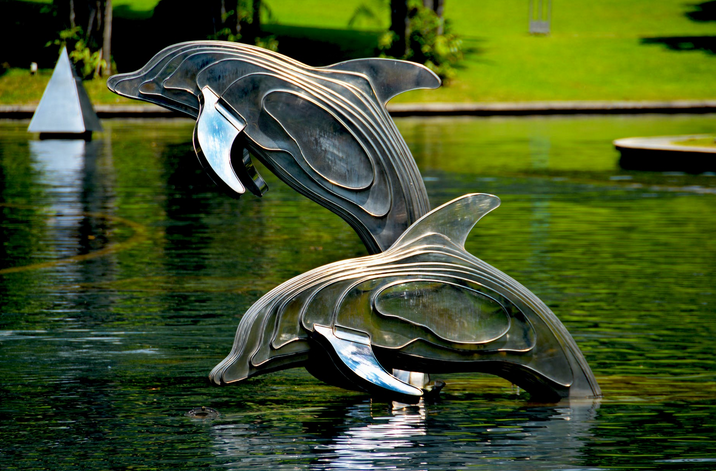 Why People Love to Decorate Their Garden with Animal Furniture post thumbnail image